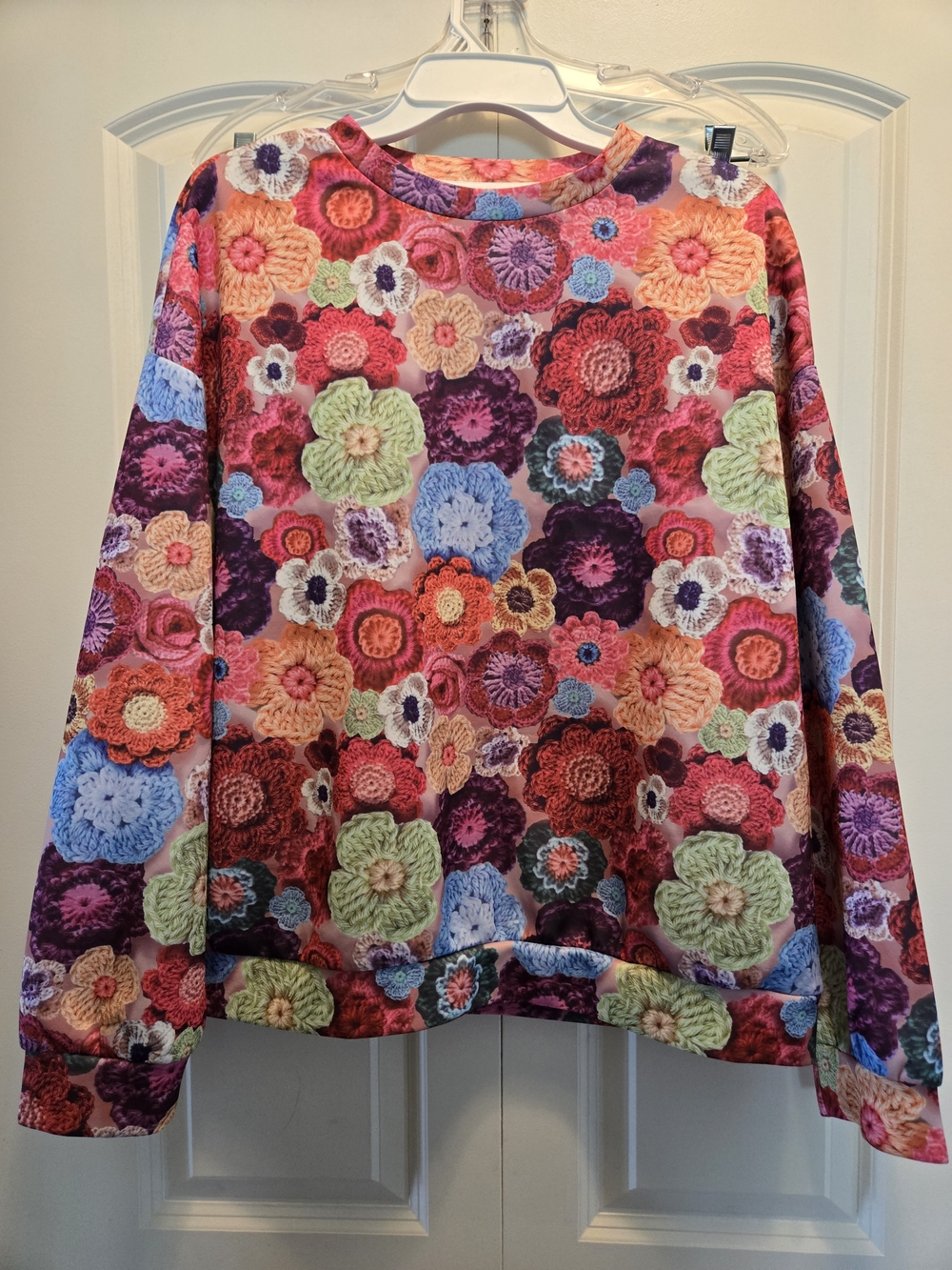 Emery Rose Colorful Crochet Flower Print Sweatshirt XL
